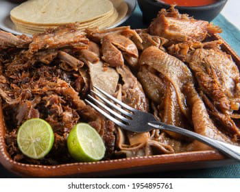 Carnitas servidas para eventos sociales
